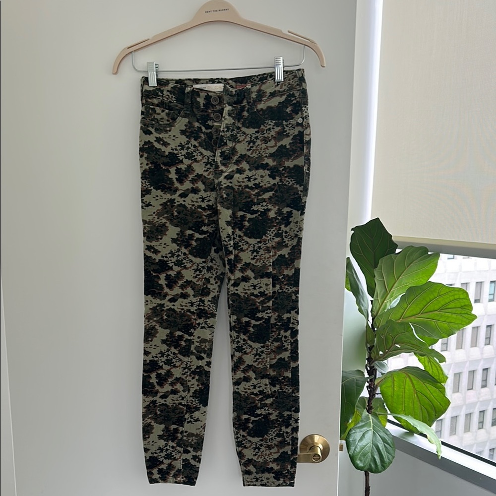 Anthropologie Pilcro - High Waist Skinny Camouflage Patterned Pants